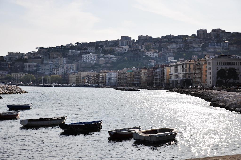 The Royals Experience Bed & Breakfast Napoli Bagian luar foto