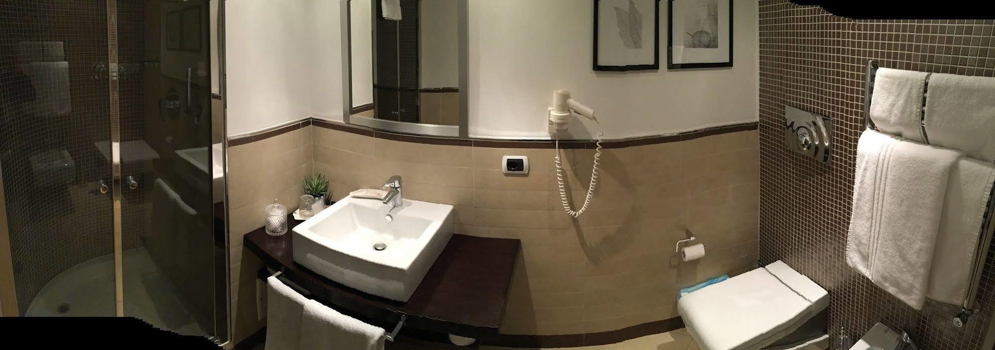 The Royals Experience Bed & Breakfast Napoli Bagian luar foto